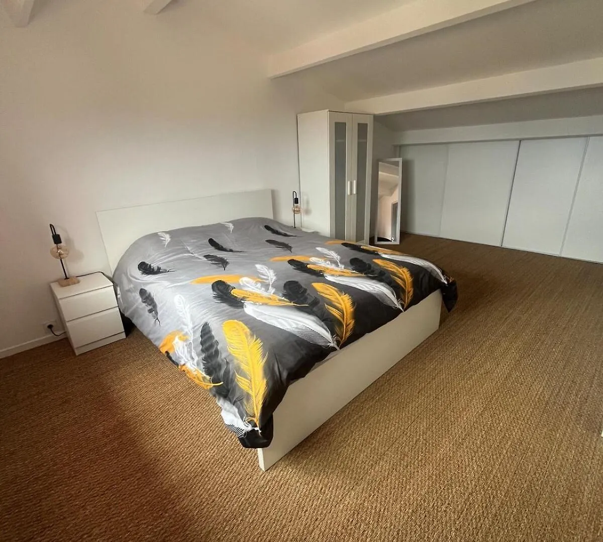 Joli Duplex T3 Vue Mer Le Brusc Parking Gratuit Six-Fours-les-Plages