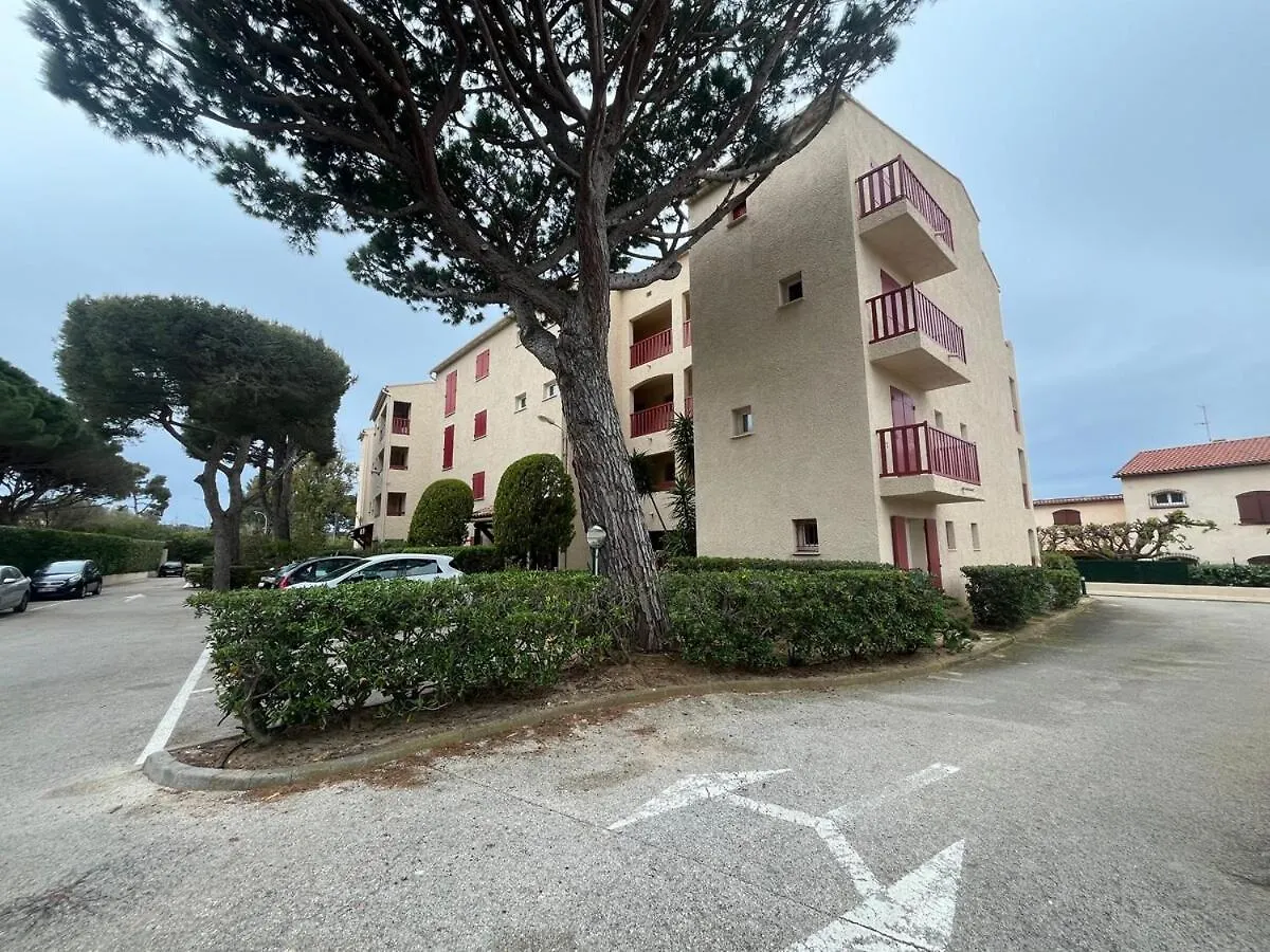 Joli Duplex T3 Vue Mer Le Brusc Parking Gratuit Six-Fours-les-Plages 0*,  France