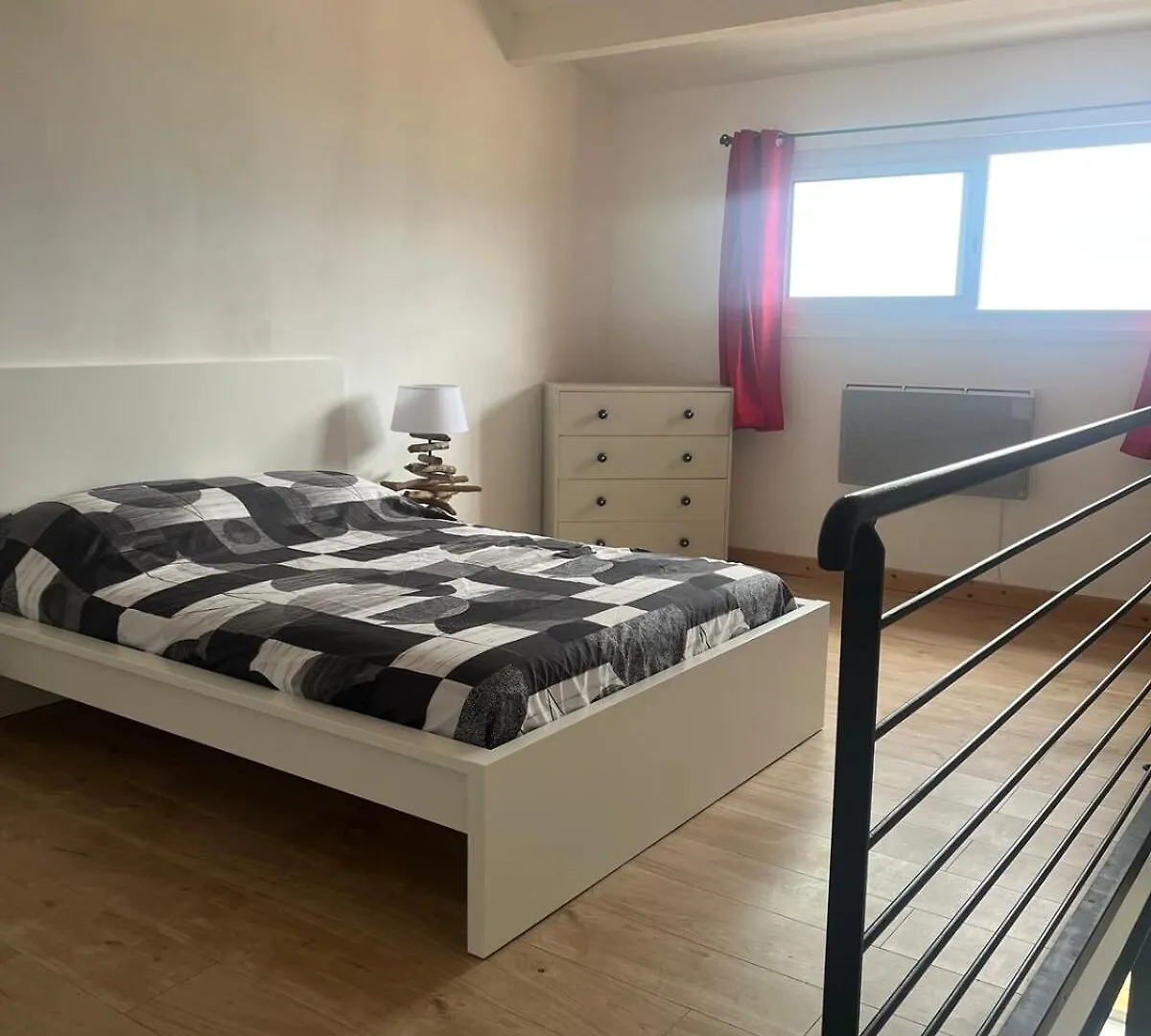 Joli Duplex T3 Vue Mer Le Brusc Parking Gratuit Six-Fours-les-Plages